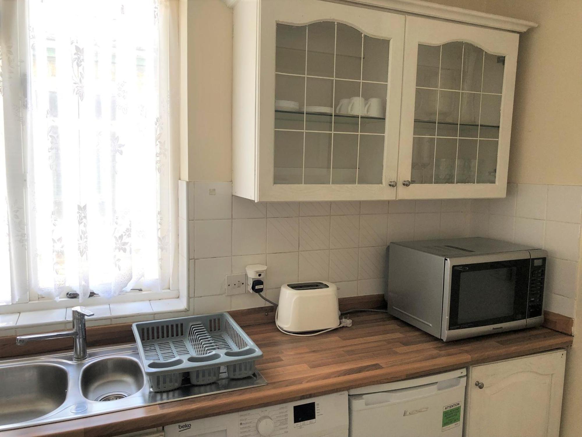 Spacious West London 2 Bedroom Apartment Eksteriør billede