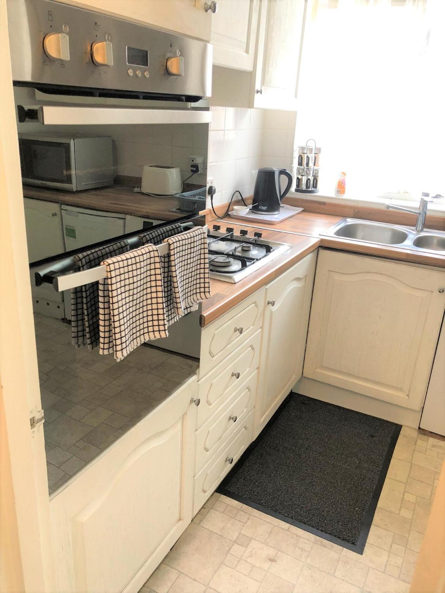 Spacious West London 2 Bedroom Apartment Eksteriør billede