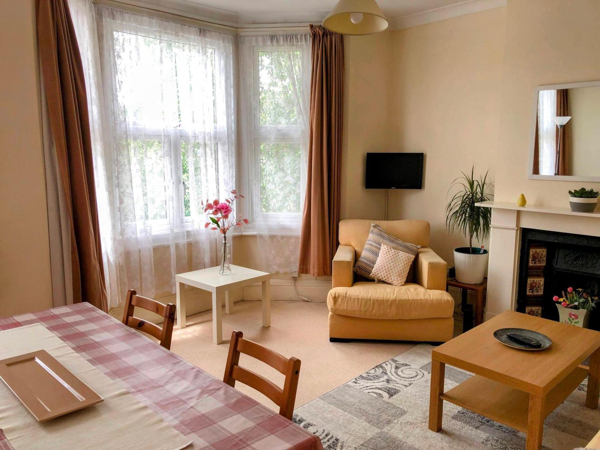 Spacious West London 2 Bedroom Apartment Eksteriør billede