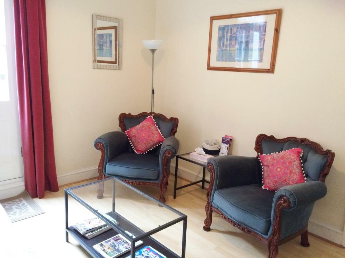 Spacious West London 2 Bedroom Apartment Eksteriør billede