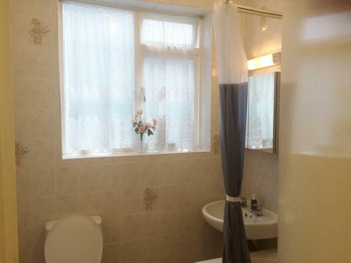 Spacious West London 2 Bedroom Apartment Eksteriør billede